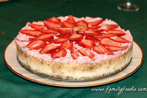 Vo-vo's famous strawberry cheesecake 