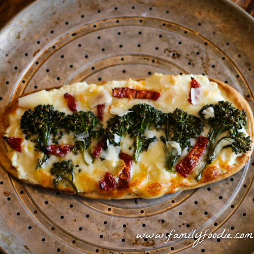broccoli rabe flatbread #SundaySupper 